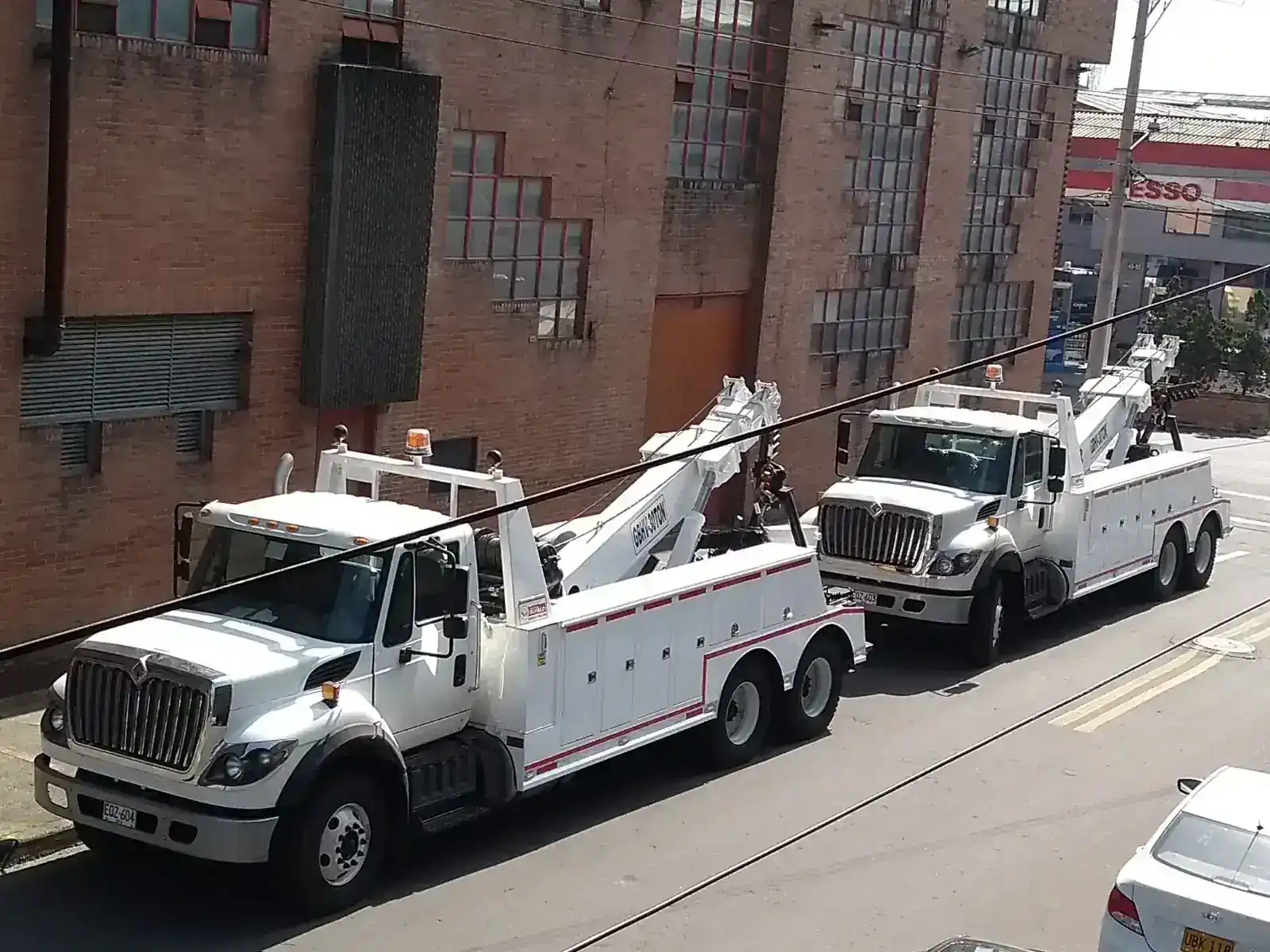 Grúas de rescate en operación